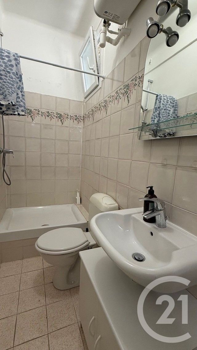 Appartement Studio à louer - 1 pièce - 30.0 m2 - VINCENNES - 94 - ILE-DE-FRANCE - Century 21 L'Immobilier De Confiance