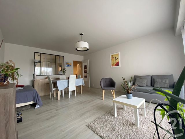 Appartement F3 à vendre - 3 pièces - 73.5 m2 - MONTREUIL - 93 - ILE-DE-FRANCE - Century 21 L'Immobilier De Confiance
