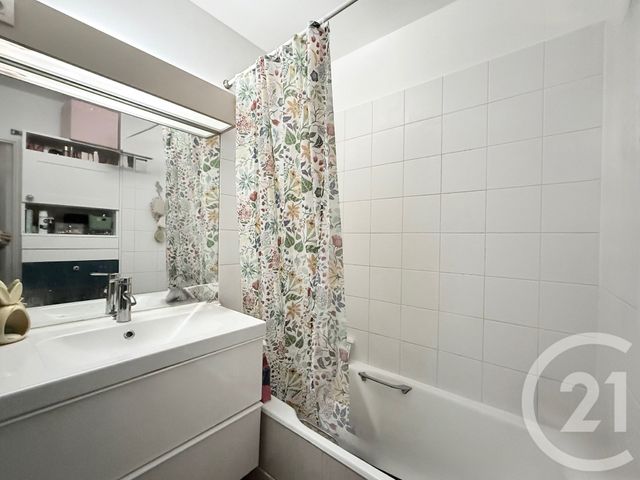 Appartement F2 à vendre - 2 pièces - 42.5 m2 - VINCENNES - 94 - ILE-DE-FRANCE - Century 21 L'Immobilier De Confiance