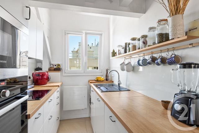 Appartement F3 à vendre - 3 pièces - 59.8 m2 - PARIS - 75011 - ILE-DE-FRANCE - Century 21 L'Immobilier De Confiance