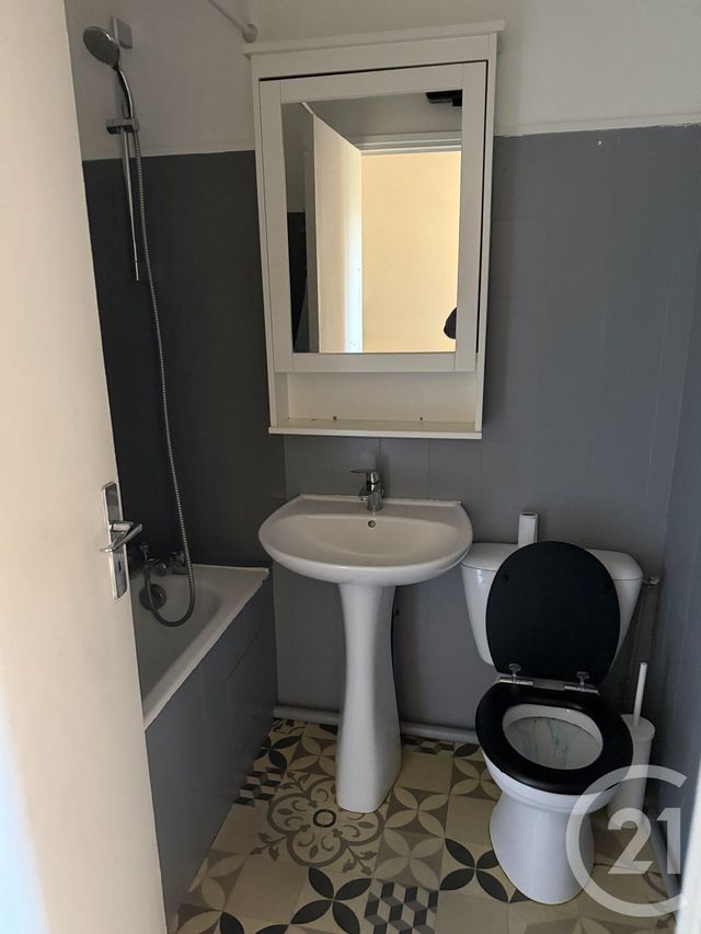 Appartement F1 à louer - 1 pièce - 27.08 m2 - LE PERREUX SUR MARNE - 94 - ILE-DE-FRANCE - Century 21 L'Immobilier De Confiance